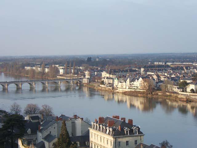 loire8 1.JPG - Traversée de Saumur par la Loire